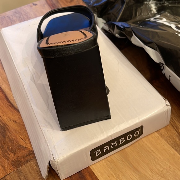 Black heeled slides - Picture 4 of 4